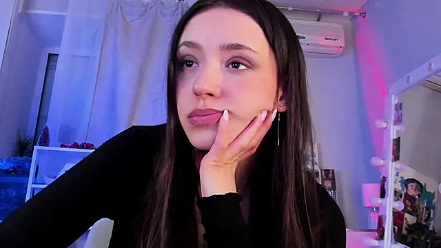 Sahara_Shields webcam