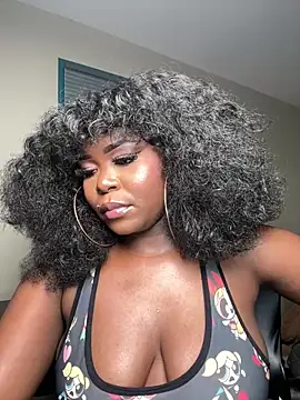 WomanNextdoor1 webcam