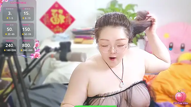 美女AngelwithEcup在线直播
