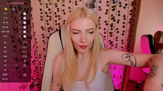 AnyaTaylor_ webcam