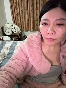 美女xiiuuff18在线直播