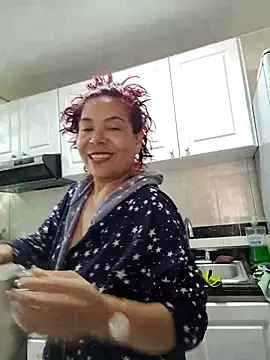 Scarlet_curly8a webcam