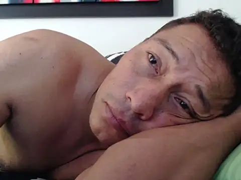 pareja_latina2214 webcam