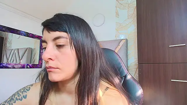 Naughty_Kittenm webcam