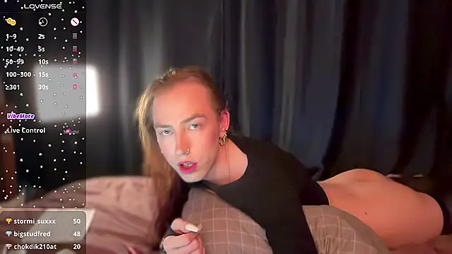 Avril_Pearly_ webcam