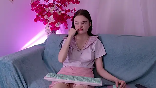 emma_blackwood webcam