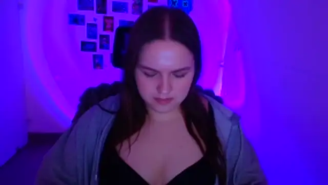 Kitty_Mia_Kitty webcam