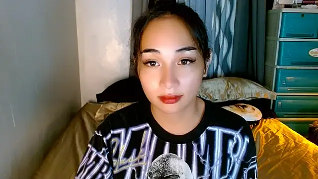 SweetLilly_18 webcam