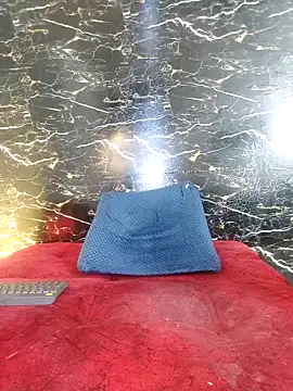 crislingery_dolli webcam