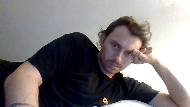 Tallhungandcloudy webcam