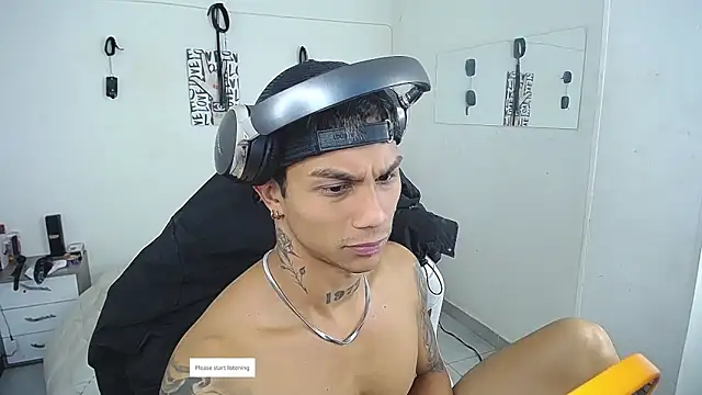 Leonard_Price webcam