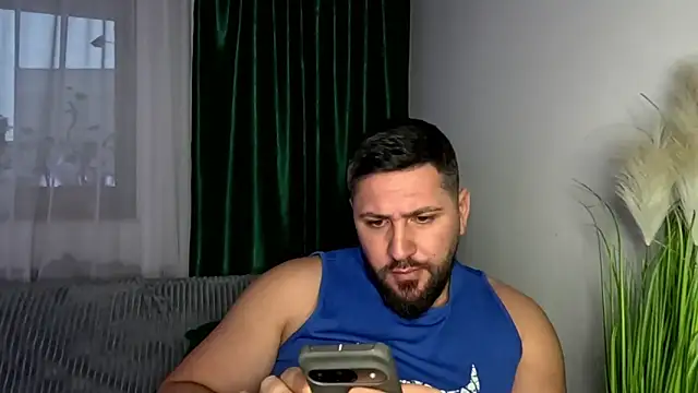 Gold_Alpha_Boy webcam