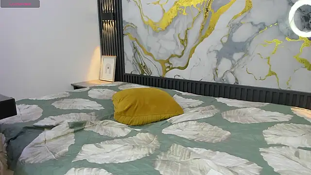 Dark_Desiree18 webcam