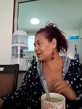 Scarlet_curly8a webcam