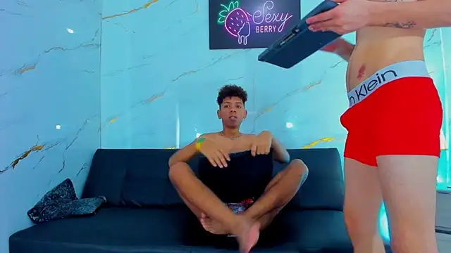 Spicy_guys webcam