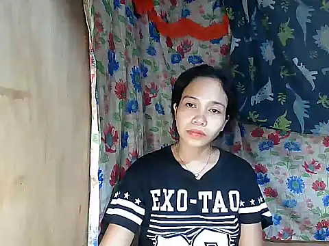 PinaySkinnyGirl webcam