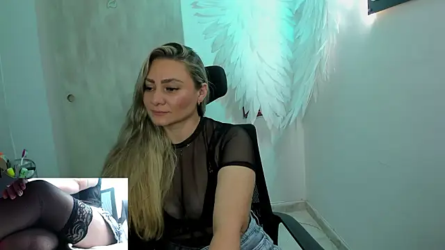 annie_vega17_ webcam