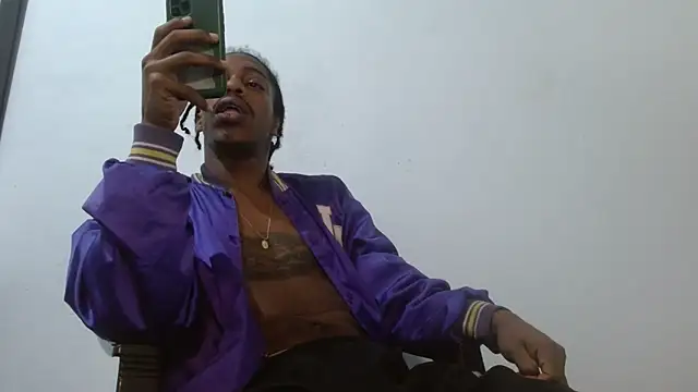 Larry-n-clouds webcam