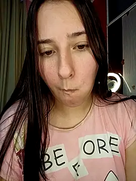 Webcam Model (Mysticdooll69)  is live.Free join now!