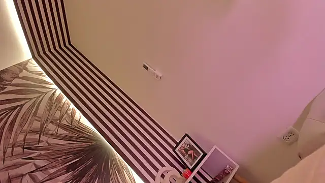 Samaantha-White webcam