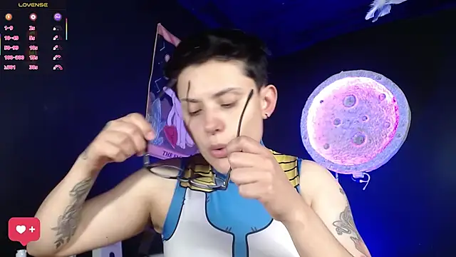 girl_intense444 webcam