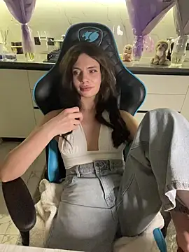 curlylara - CurlyLara's free webcam - UK Sex Cams