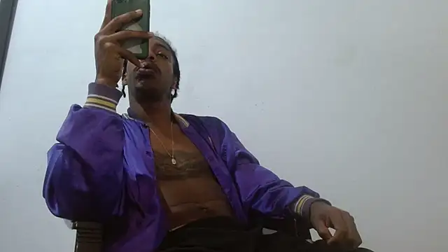 Larry-n-clouds webcam