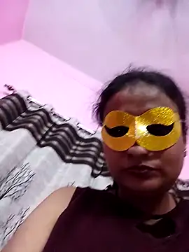 Webcam Model (Gullapi)  is live.Free join now!