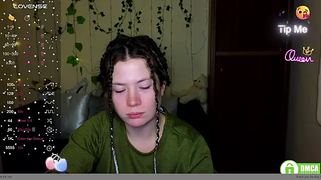 Alicia_redfollow webcam