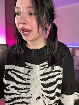 YourLittleDevil webcam