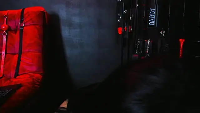 Loana_bdsm webcam