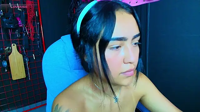 Velvet_Authority webcam