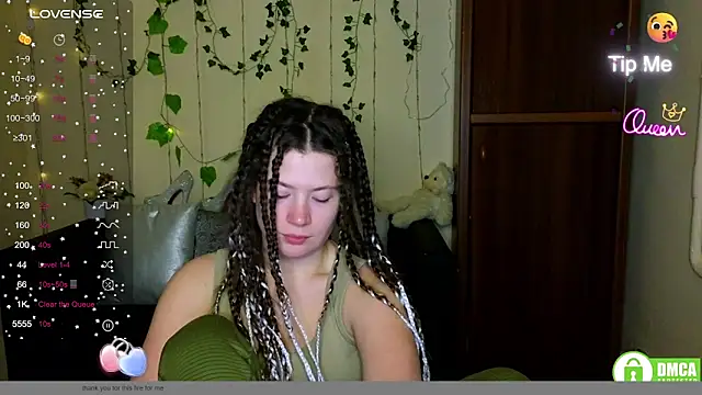 Alicia_redfollow webcam