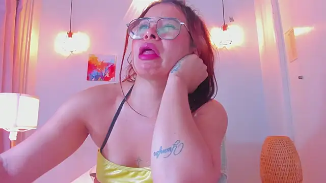 Karlaliones69 webcam