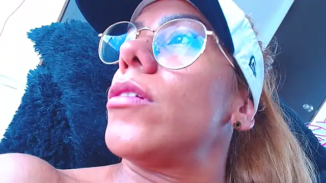 sexymusclegoddess webcam