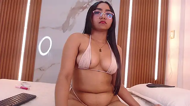 kelsiee_hills webcam