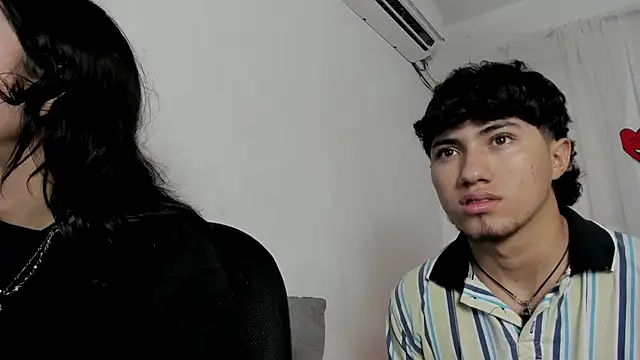 Laura_and_Kevin webcam