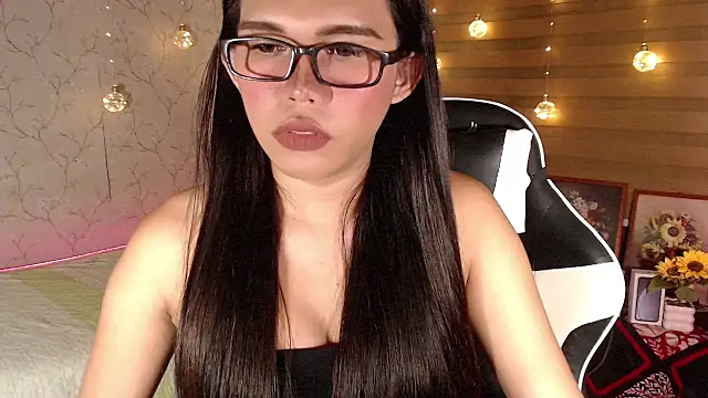 SweetSurrender_ webcam