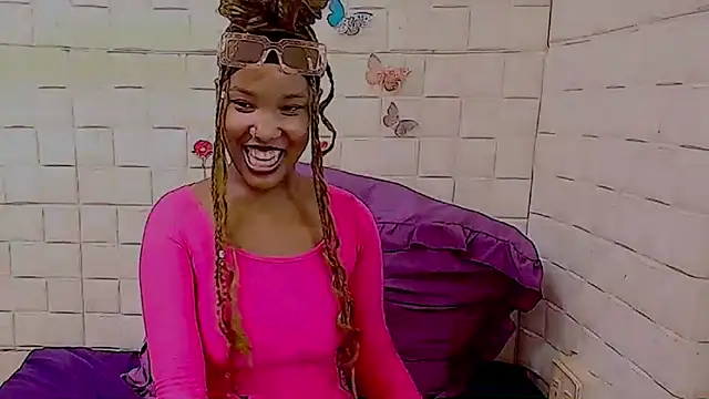 EroticSexyPrada webcam