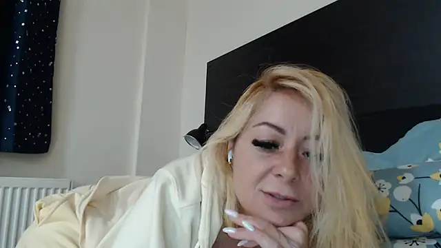 _karolynesyera_ webcam