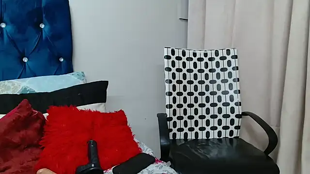 SexyDarkLadyXxx webcam