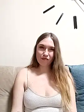 kisavixen - KisaVixen's free webcam - UK Sex Cams