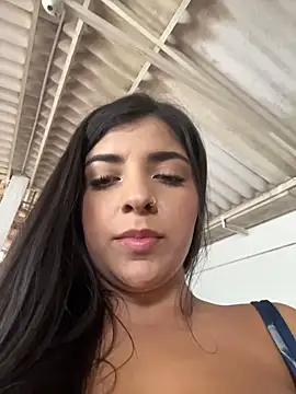 Webcam Model (Isaa-Sweet)  is live.Free join now!