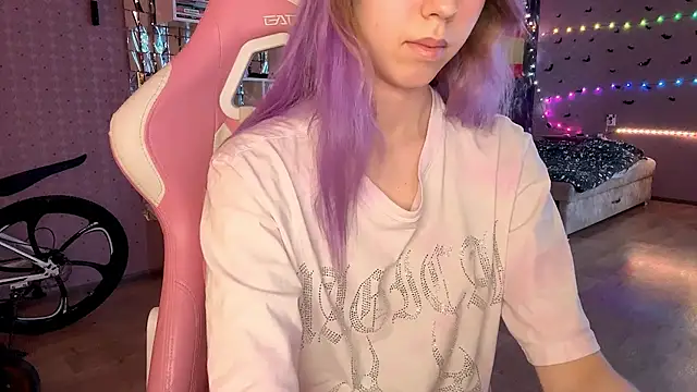 jerrieberry - Jerrieberry's free webcam - UK Sex Cams