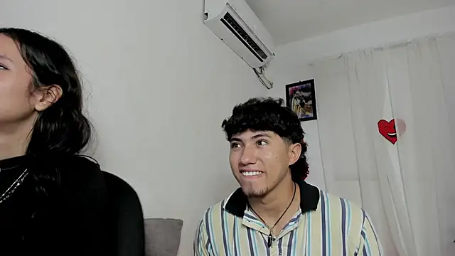 Laura_and_Kevin webcam