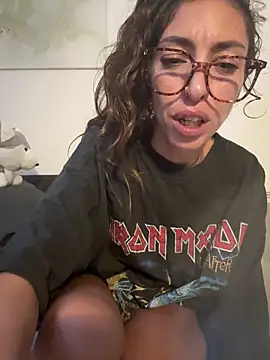 Amani_thewolf webcam