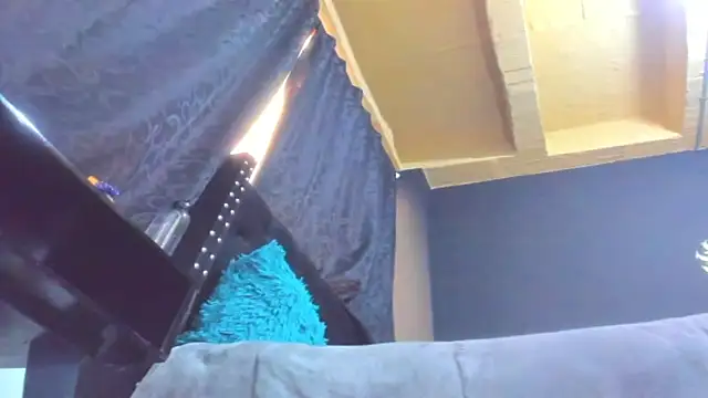 amareto_queen - Amareto_queen's free webcam - UK Sex Cams