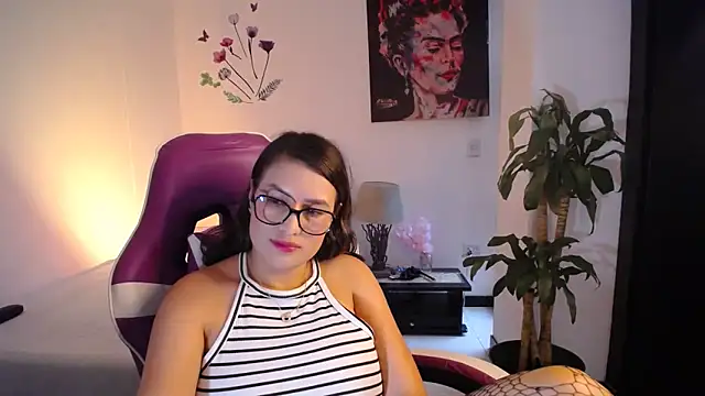 esmeraldaa230 webcam