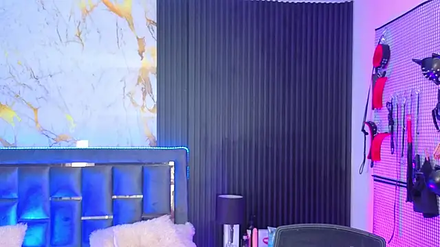 issafoxx - Issafoxx's free webcam - UK Sex Cams