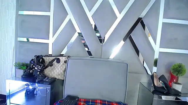 MonzerratBoyer webcam